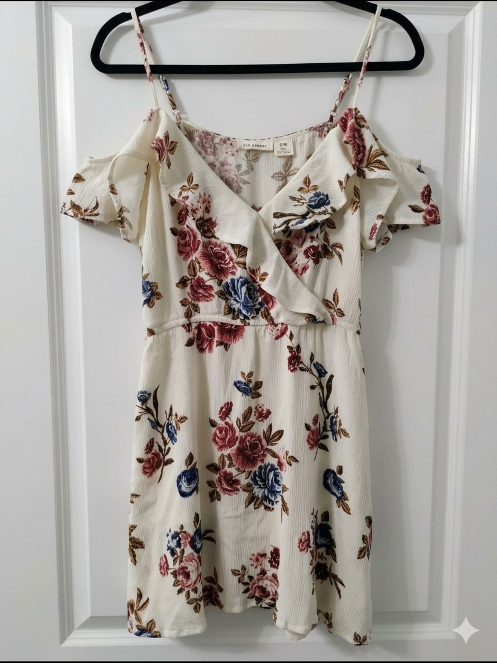 Blu Pepper Cottagecore Floral Cold Shoulder Ruffle Babydoll Blouse Cream Size M